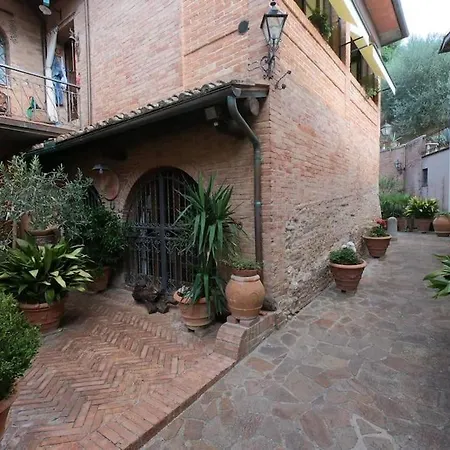 Holiday home Casa Lazzaro Al Centro Di