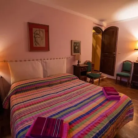 Holiday home Casa Lazzaro Al Centro Di Siena